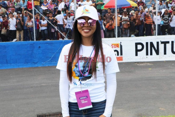 FOTO: Mujeres bellas invadieron el Estadio Nacional en las fiestas patrias 2017