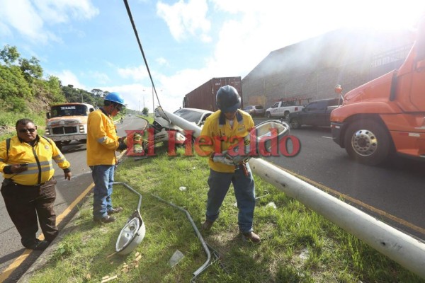 ¡Evitó atropellar un perro y chocó! Las imágenes que no vio del accidente en el anillo periférico