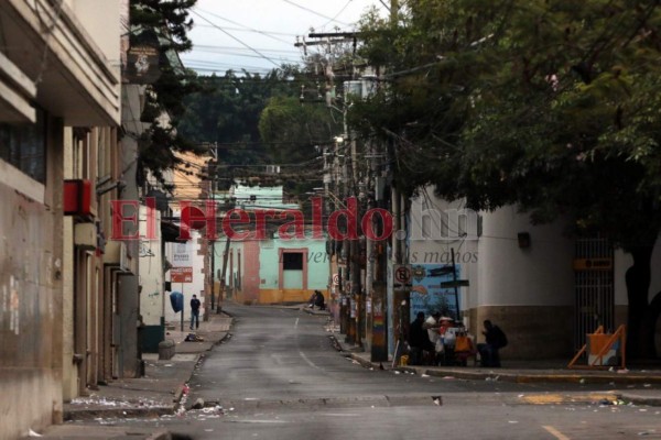 Hasta con maquinaria pesada sacaron basura de mercados capitalinos (FOTOS)