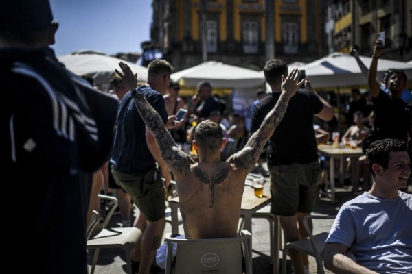 Como en los viejos tiempos: La afición vuelve al estadio para final de la Champions  