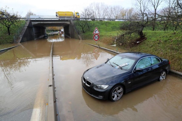 Fuertes tormentas e inundaciones en Francia dejan al menos 5 muertos (FOTOS)