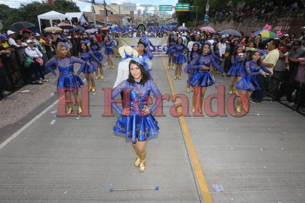 Los mejores cuadros de palillonas en los desfiles 2017