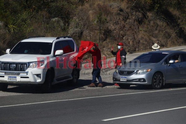 Militantes de Libre protestan en Zambrano por juramentación de Jorge Cálix (FOTOS)