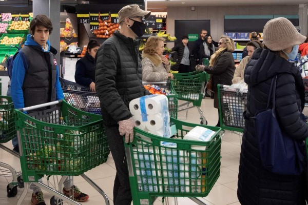 FOTOS: Pánico en una España que luce fantasma ante propagación de coronavirus