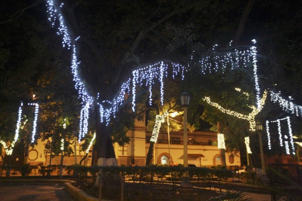 El espíritu de la Navidad ilumina Tegucigalpa