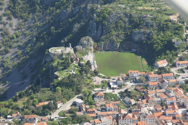 FOTOS: Los estadios más raros del mundo