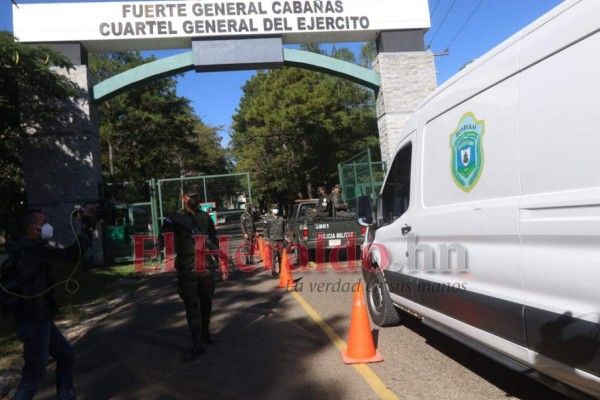 FOTOS: Así fue el traslado del capitán Santos Orellana a su audiencia inicial