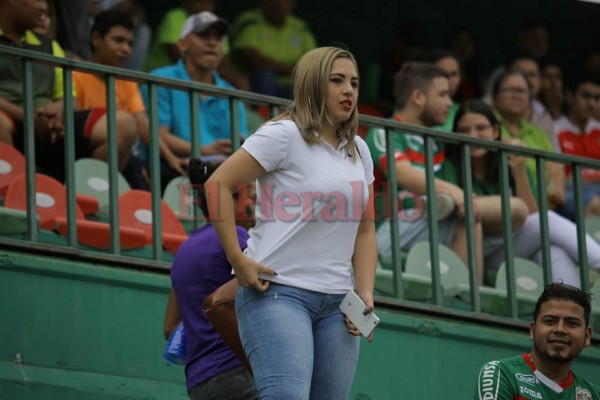 Bellas catrachas adornaron el duelo Juticalpa vs Marathón en el Yankel Rosenthal