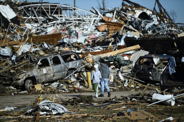 Así luce Kentucky tras el paso de 'la más mortífera' serie de tornados (FOTOS)