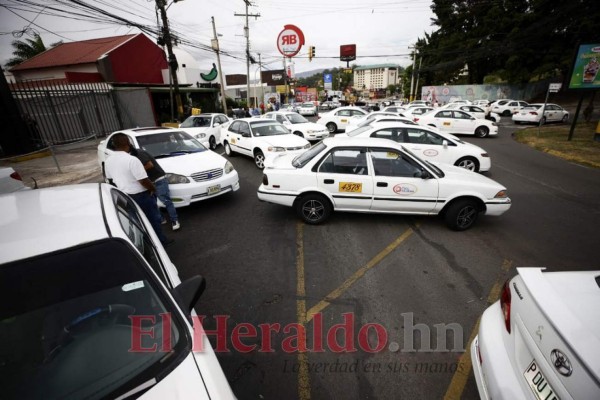 Paro de taxistas: las imágenes del bloqueo y colapso en Tegucigalpa