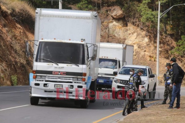 FOTOS: Estrictos operativos controlan toque de queda absoluto en la capital