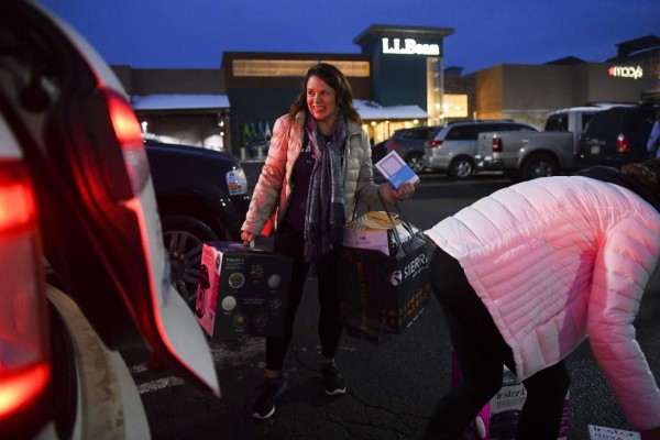 Viernes Negro: Locura total a nivel mundial por las compras navideñas