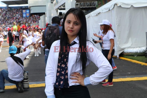 FOTO: Mujeres bellas invadieron el Estadio Nacional en las fiestas patrias 2017