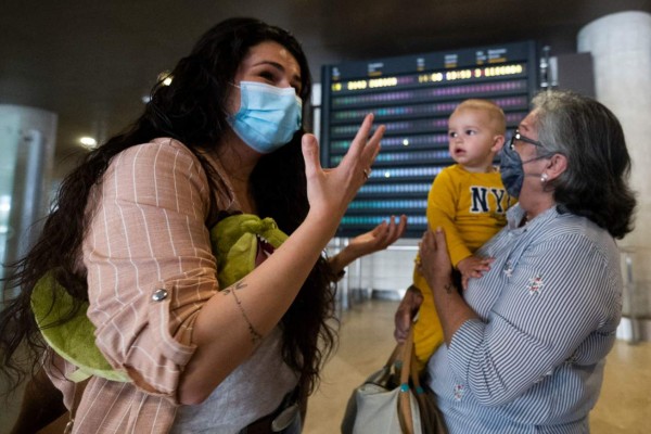 Reapertura y uso obligatorio de mascarillas en España en imágenes