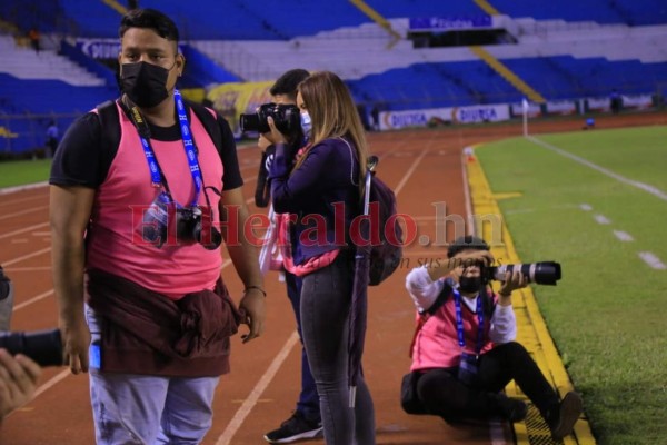 No se vio en TV: Regaños, visitas y mejores jugadas en el duelo de Honduras vs El Salvador