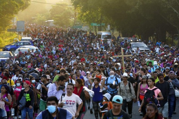 Con amor y esperanza: Migrantes centroamericanos y haitianos continúan su ruta por México