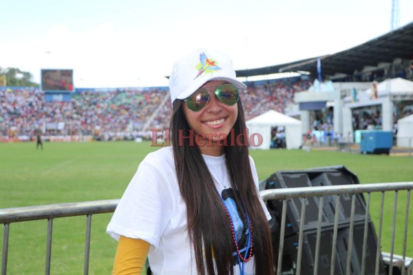 FOTO: Mujeres bellas invadieron el Estadio Nacional en las fiestas patrias 2017