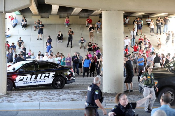 FOTOS: Drama y dolor deja tiroteo en una escuela de Florida