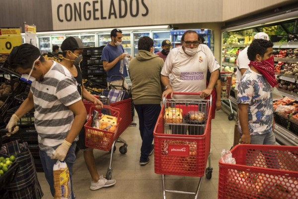 FOTOS: Crece recomendación para uso de mascarillas en Latinoamérica