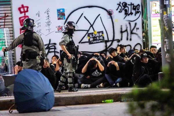 FOTOS: Hong Kong entra en 2020 con masivas y tensas manifestaciones   