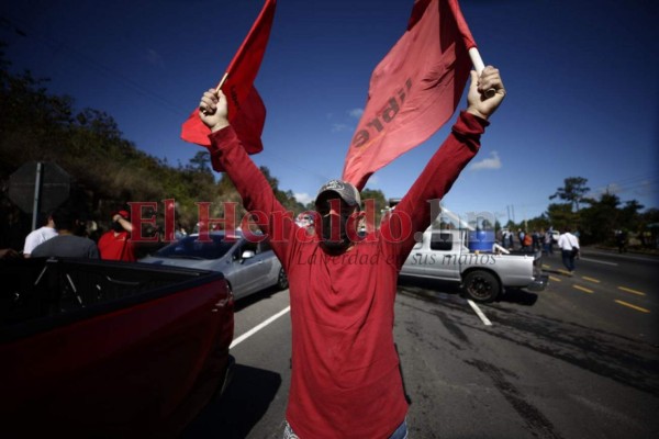 Militantes de Libre protestan en Zambrano por juramentación de Jorge Cálix (FOTOS)