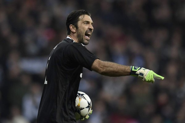 La intensa cólera de Buffon con el penalti del Real Madrid (Fotos)