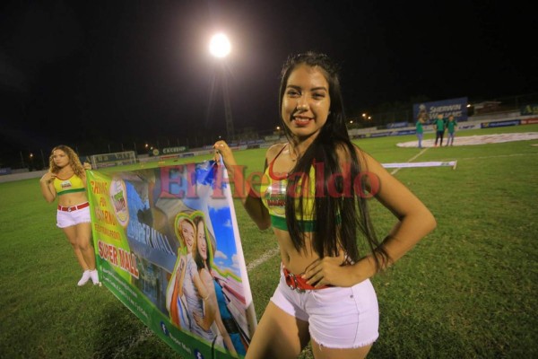 Belleza hondureña adorna estadios durante jornada 17 del Clausura