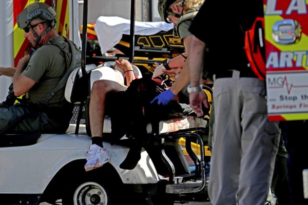 FOTOS: Drama y dolor deja tiroteo en una escuela de Florida