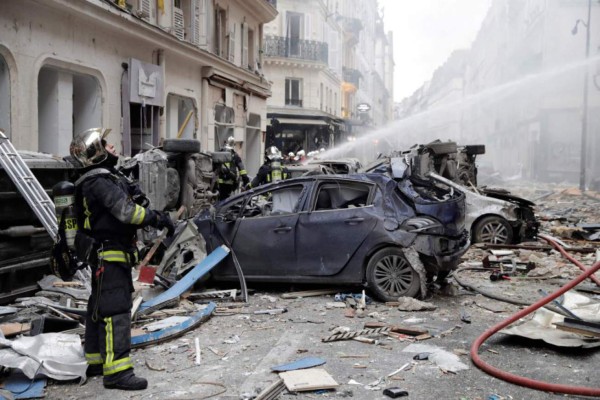 Las 12 fotos más impactantes de la explosión en una panadería de París