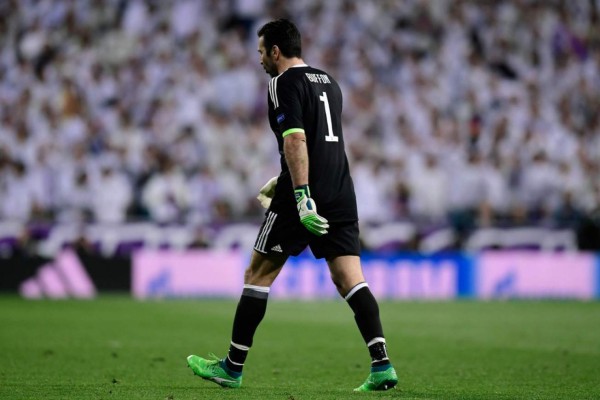 La intensa cólera de Buffon con el penalti del Real Madrid (Fotos)