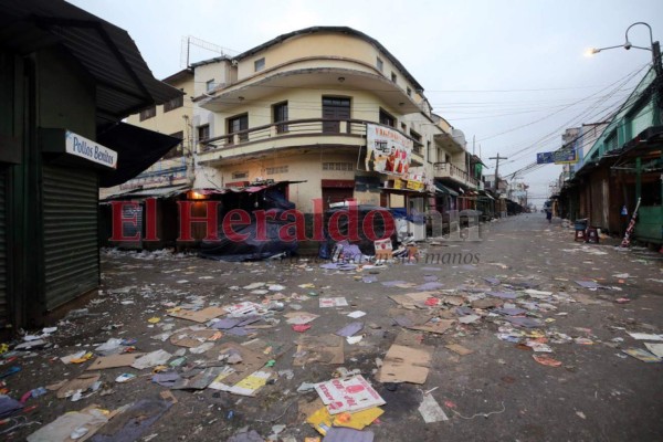 Hasta con maquinaria pesada sacaron basura de mercados capitalinos (FOTOS)