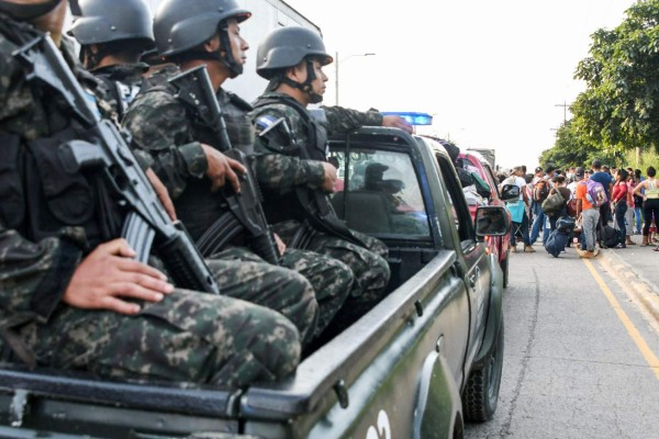 Así es la caravana de migrantes hondureños que se dirige a Estados Unidos