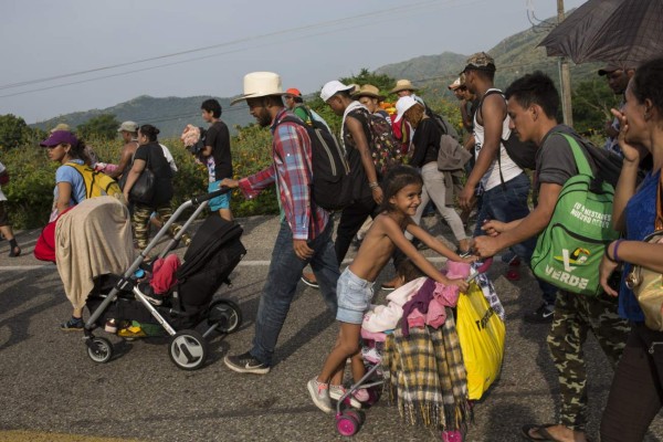 Las desgarradoras fotos de los hondureños de la caravana migrante a su llegada a Oaxaca, México