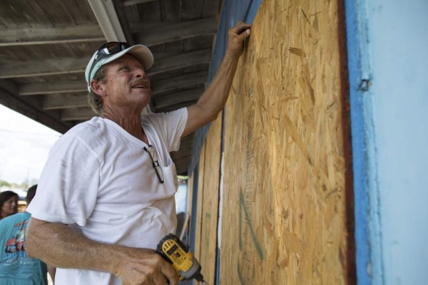 Fotos: Así se preparan los residentes de Texas ante la llegada del huracán Harvey