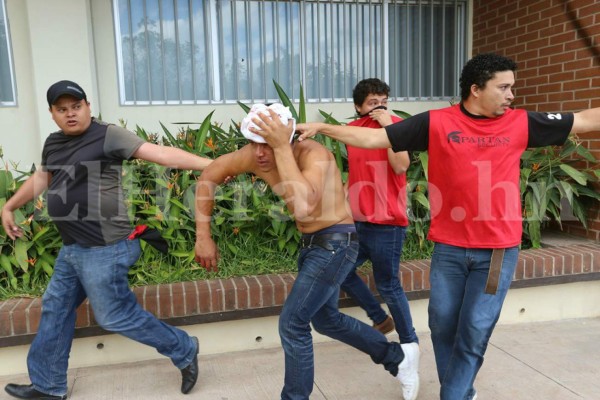 Las diez fotos más impactantes de la batalla entre universitarios y seguridad privada en la UNAH