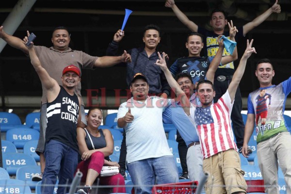 Ambientazo en el Olímpico de San Pedro Sula previo a la final Real España vs Motagua