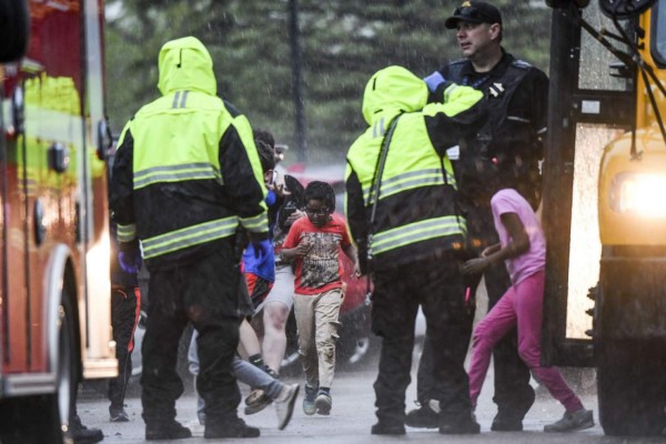 Tiroteo en escuela de Colorado: Padres en pánico, niños llorando y gran despliegue policial