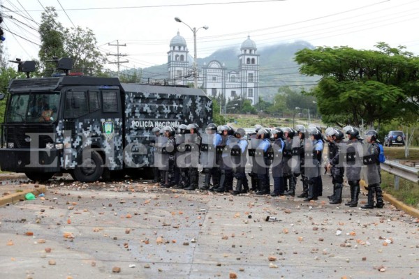 Las 15 imágenes más impactantes que dejó el 'Día de Capucha' en UNAH