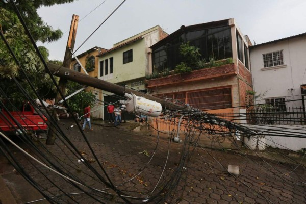 Fotos: Fuertes lluvias azotaron calles y avenidas de la capital de Honduras