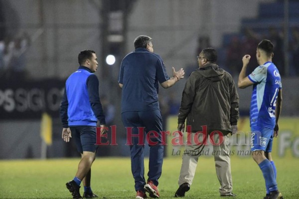 FOTOS: La ira de Diego Vazquez tras ataques de fanáticos aurinegros