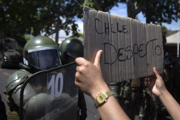 FOTOS: Miles marchan en quinta jornada de protestas en Chile