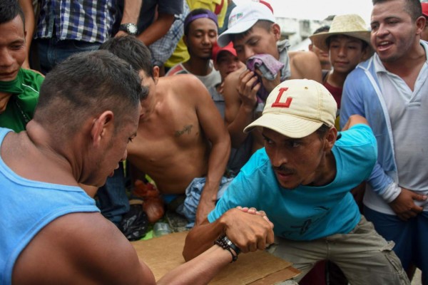 México: Así viven los hondureños de la caravana migrante a la espera de retomar el camino hacia Estados Unidos