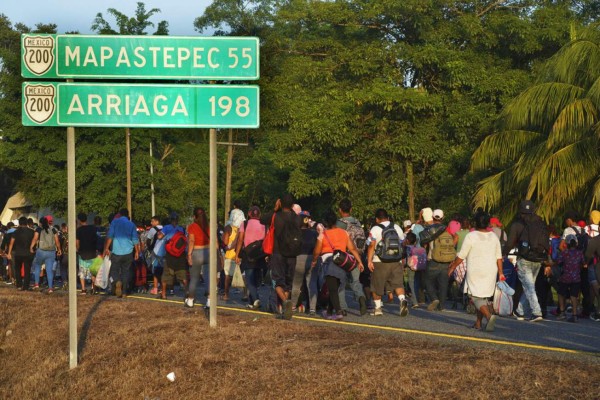 Con amor y esperanza: Migrantes centroamericanos y haitianos continúan su ruta por México