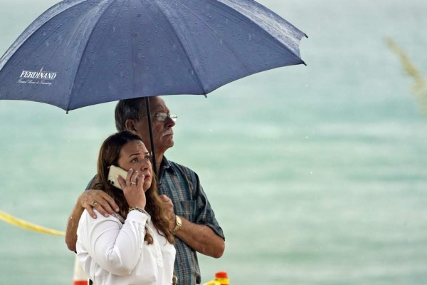 Consternación y llanto por trágico derrumbe de edificio en Miami (FOTOS)