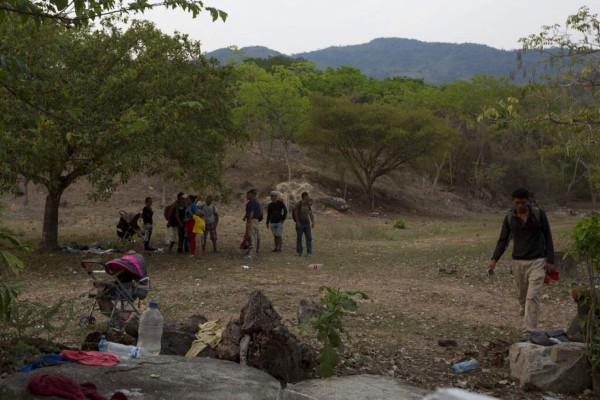 Niños llorando, padres desesperados y ancianos arrestados: Las imágenes de la redada contra los migrantes en México