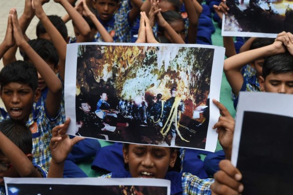 Así es el dramático rescate de los niños atrapados en una cueva de Tailandia