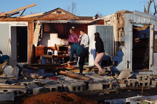 Así luce Kentucky tras el paso de 'la más mortífera' serie de tornados (FOTOS)