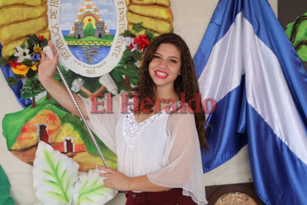 Con carisma y belleza quieren enamorar a Honduras las palillonas del Instituto España Jesús Milla Selva