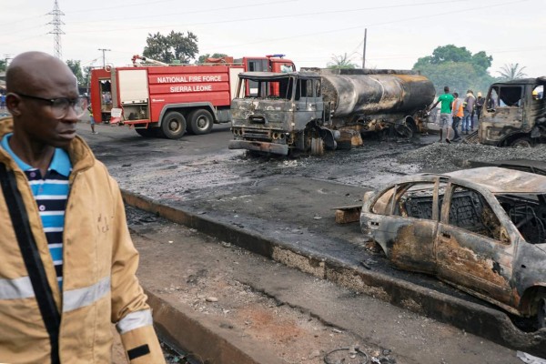 Las dolorosas escenas tras la explosión que ya suma 98 muertos en Sierra Leona