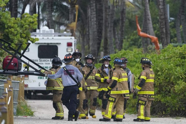 Consternación y llanto por trágico derrumbe de edificio en Miami (FOTOS)